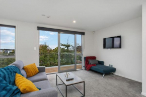 Walking Distance CBD 2 Bdrms Secure Park